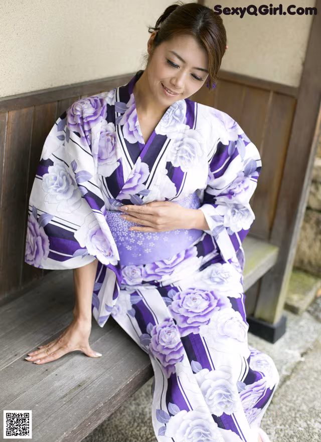 Maki Hojo - Every Pinching Pics